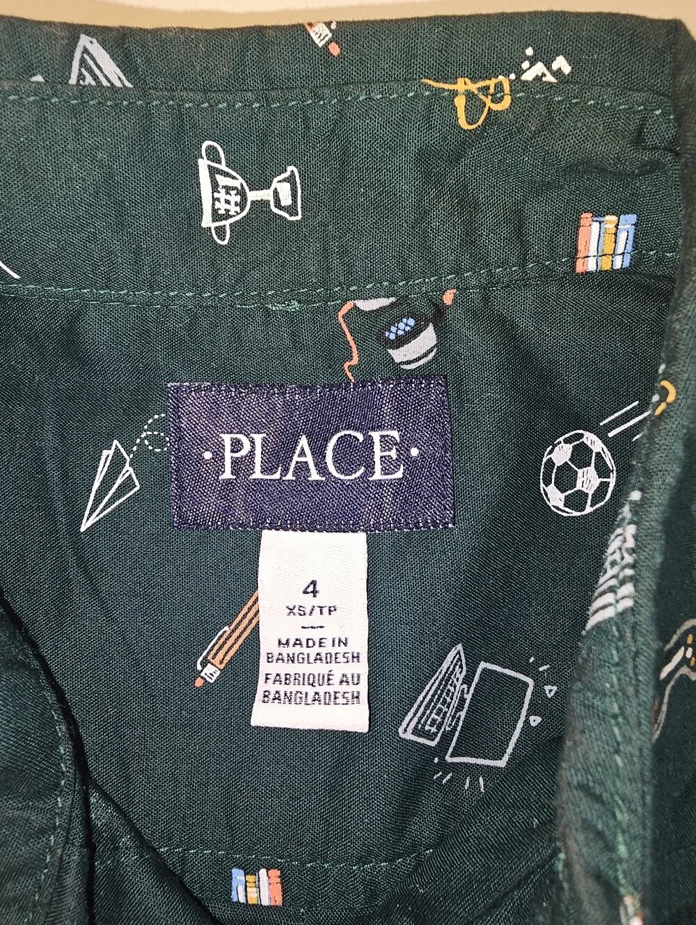 EUC | Size 4 | The Children’s Place | Green School Icons Button-Down Shirt